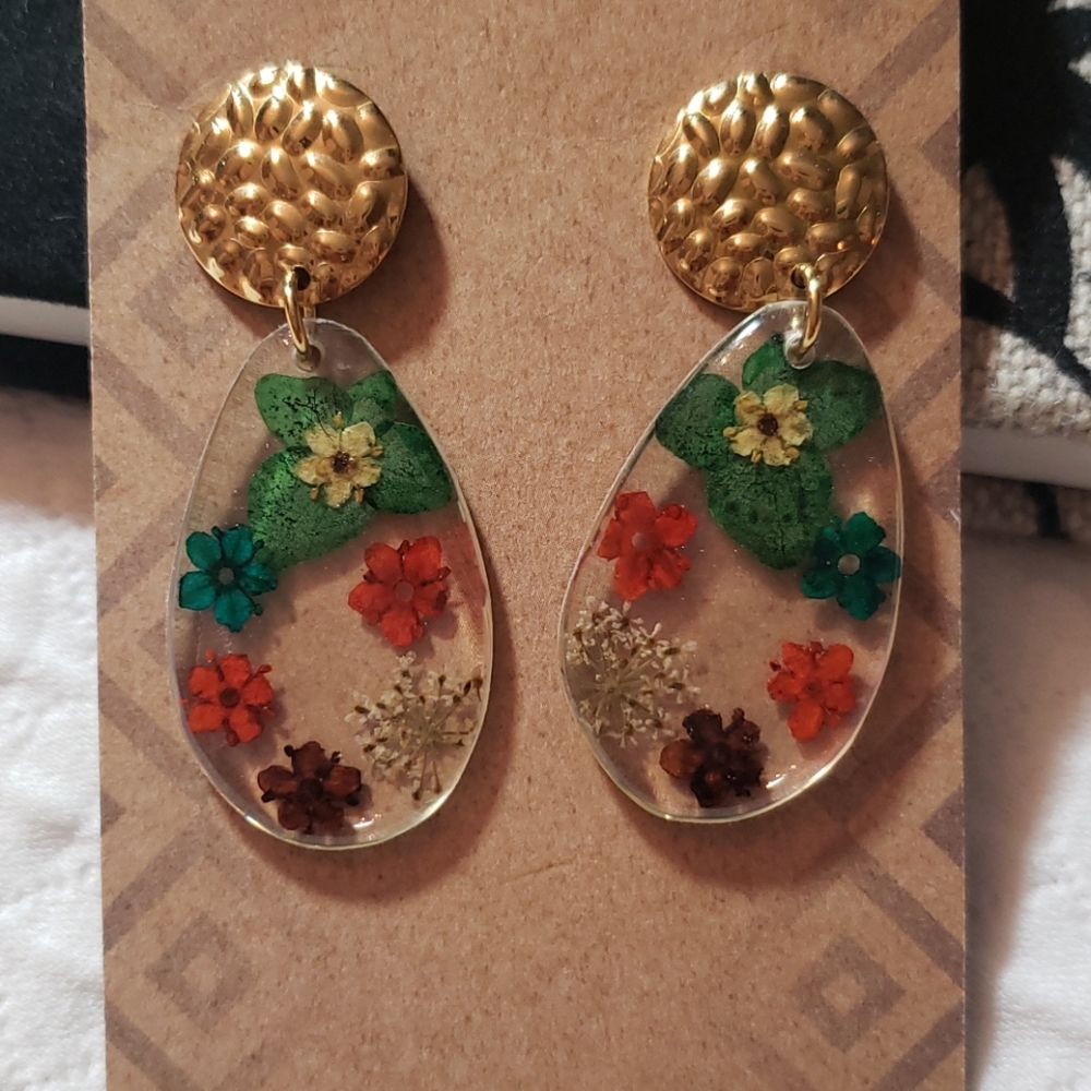Natural flower resin earrings
